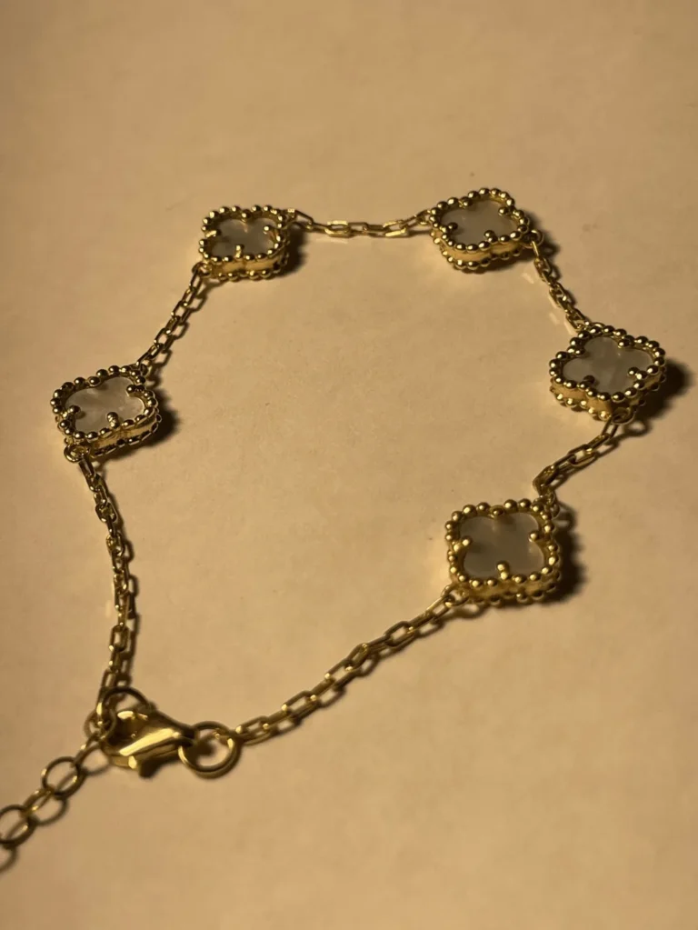 Iris Pearl Clover Bracelet - 14kYG (Upper Zoomed in)-min_86_11zon